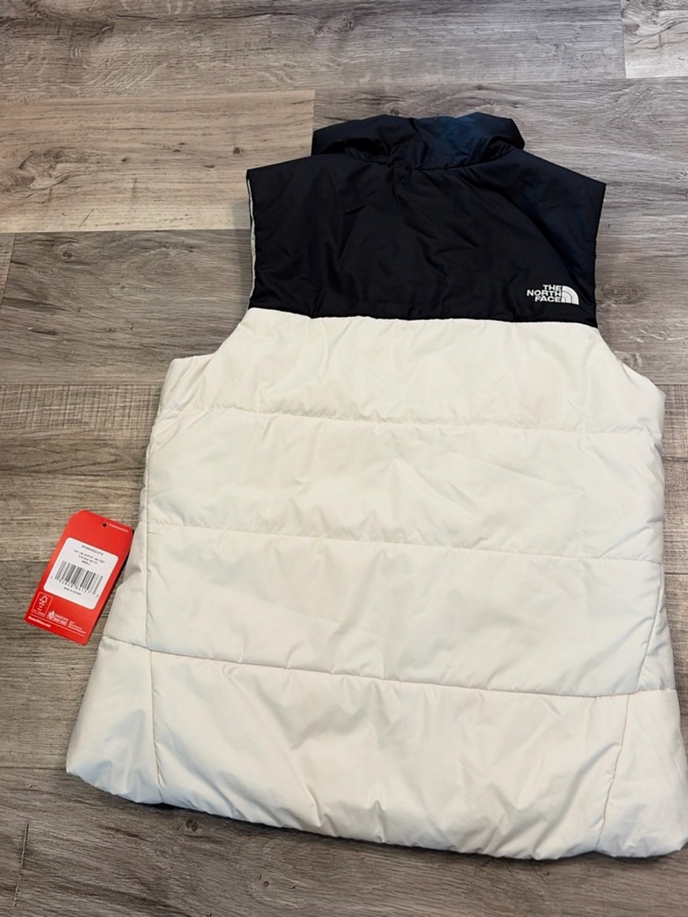 White and black new with tags puffer vest - Picture 4 of 5
